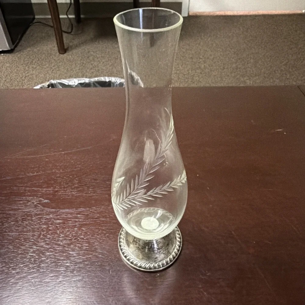 Vintage Mayflower Etched Glass Bud Vase w/ Sterling Silver Base 10